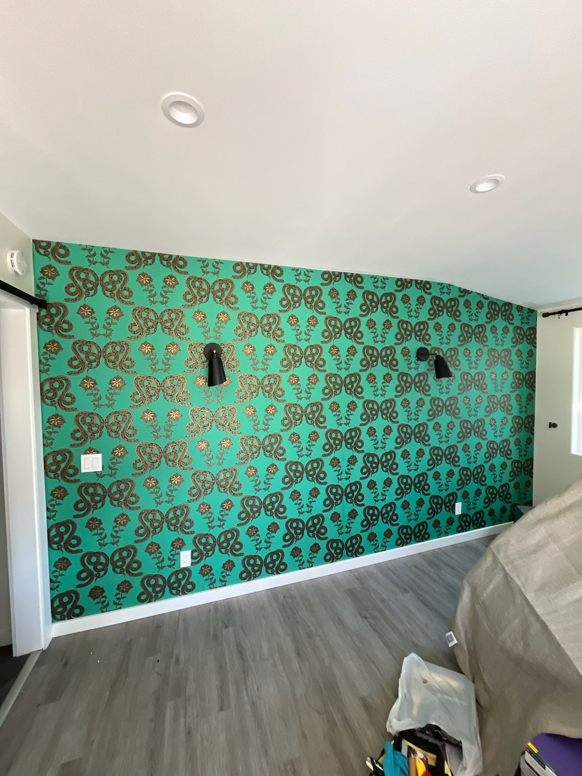 Chicago Wallpaper Perfection - Wallpaper installation project 4